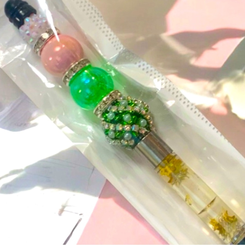Beaded Pen Colorful in Pink & green design elegance. - Picture 4 of 8